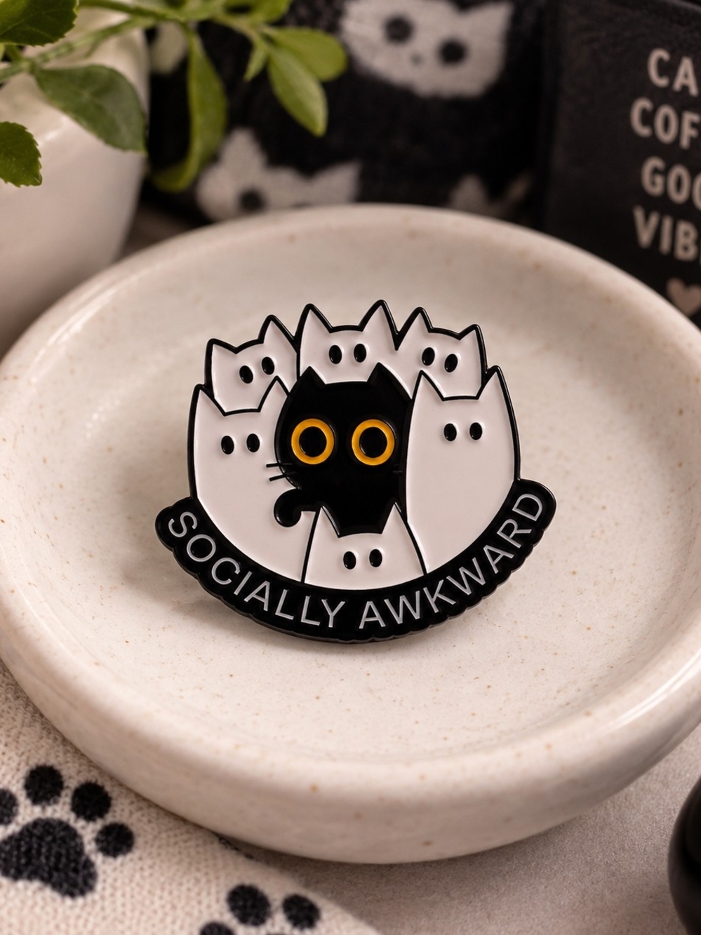 Socially Awkward Cat Enamel Collectible Pin/Brooch - New